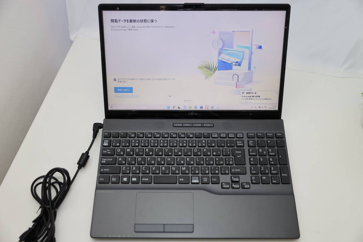 美品富士通FMV Lifebook AHseries WAB/E3 AMD 3020e / メモリ8GB / SSD256GB / Windows 11 / Office 2019搭載_画像1