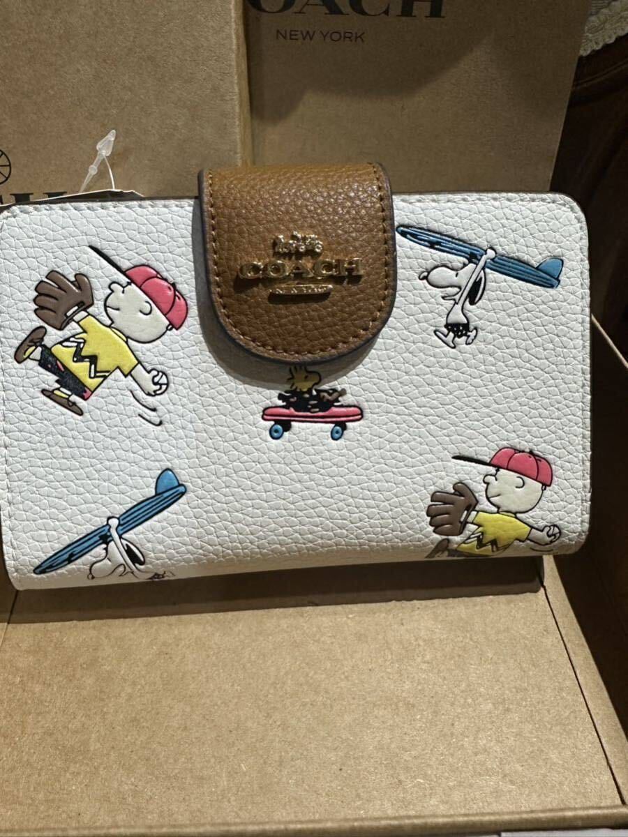 COACH 二つ折り財布 コーチ 財布 ピーナッツコラボの画像3