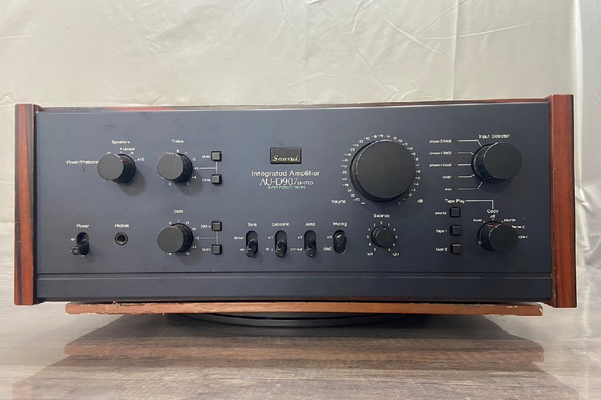 △554　ジャンク品　オーディオ機器　プリメインアンプ　SANSUI AU-D907　サンスイ_画像2