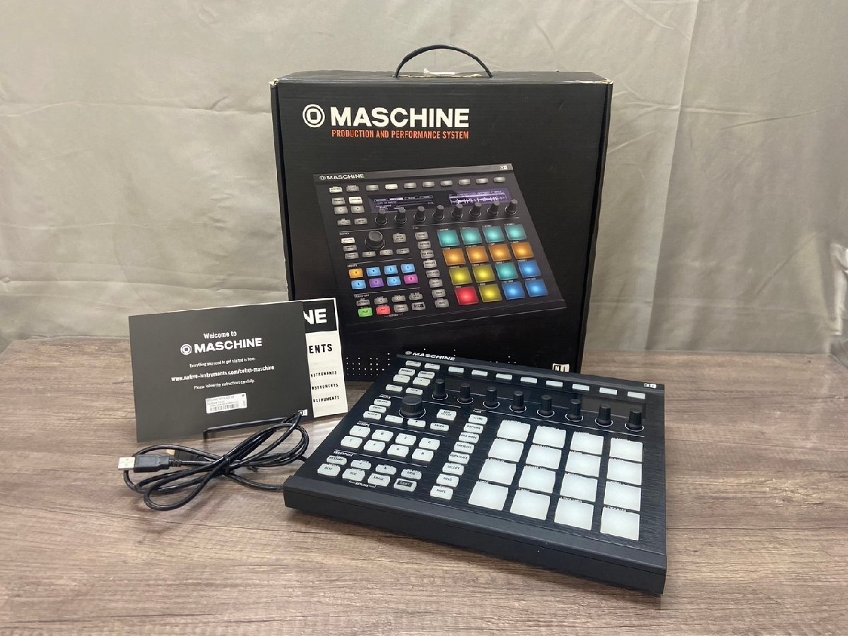 △451 現状品 器材 サンプラー NATIVE INSTRUMENTS MASCHINE MK2 BLACK ネイティブインスツルメンツ 元箱付きの画像1