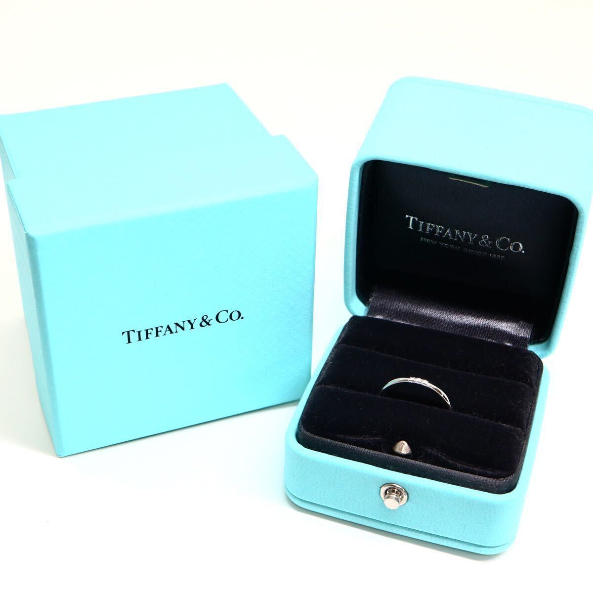 TIFFANY&Co.(ティファニー）箱付き!!《Pt950 クラシックバンド リング》A 約3.3g 8.5号 ジュエリー ring 指輪 jewelry diamond EA6/EA6の画像1