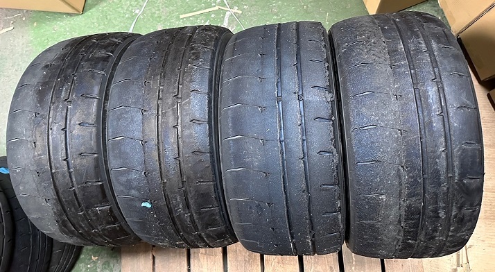 ブリヂストンタイヤ235/40R17 POTENZA RE-12D 中古4本の画像1