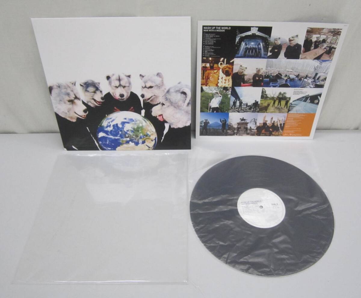 C0410-3H/ ほぼ未使用 MAN WITH A MISSION LP2枚セット Mash Up The World / WELCOME TO THE NEW WORLD レコード 12インチの画像2