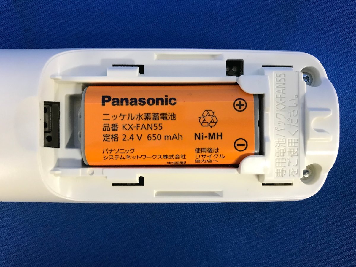 ★３０―０５０★電話機　Panasonic/パナソニック KX-FKD502-S 通電確認済 初期化済 コードレス 増設子機 充電台付 家電 [60]