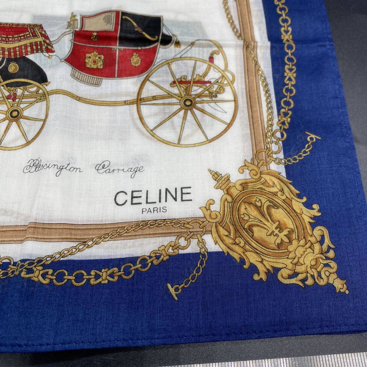 CELINE セリーヌ ハンカチ 馬車 ふちネイビー no.39の画像2