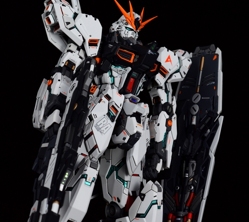 MG 1/100 RX-93 νガンダム ver.ka 徹底改修塗装済完成品の画像6