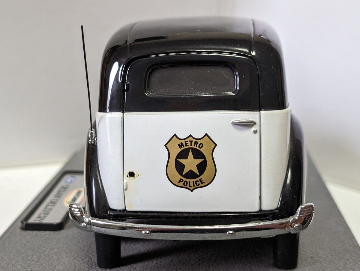 MATCHBOX  1/18 1940 FORD SEDAN DELIVERY POLICECAR ジャンク