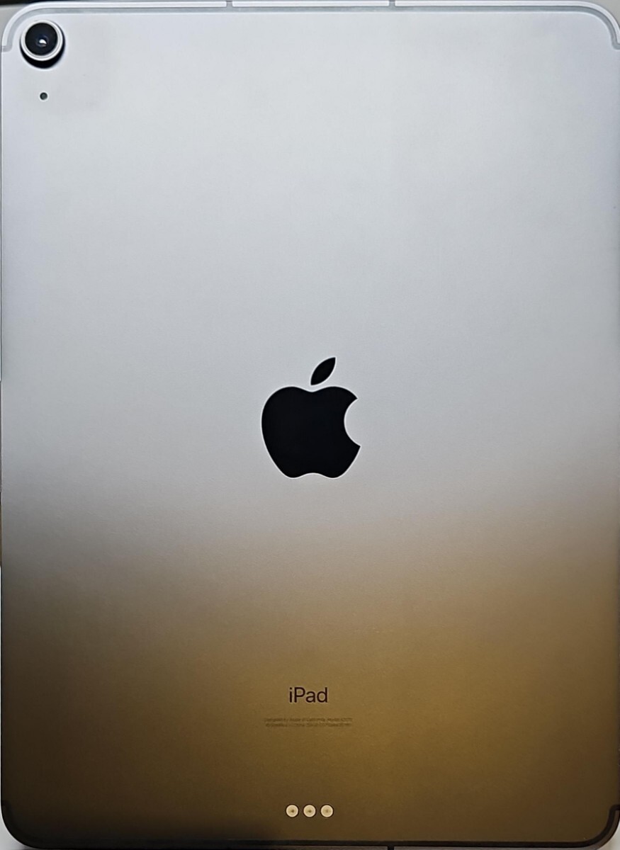 【中古】 iPad Air 10.9インチ 第4世代 64GB スペースグレイ MYGW2J/A Docomoの画像2