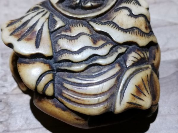 [.]h87kf50r era deer angle carving netsuke * oriental sculpture * search ).. thing small of the back .. kiseru tube smoke . go in seal case sea ivory .... head precise sculpture .