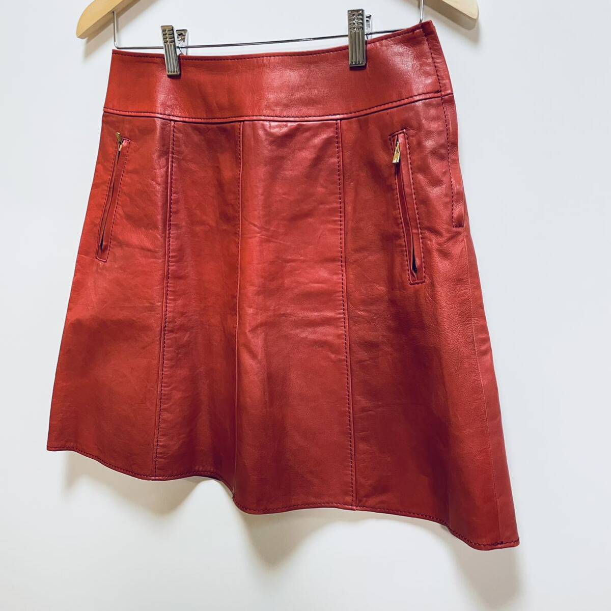 H7653gg TOMORROWLAND(トゥモローランド) サイズ38（M位） ひざ丈スカート 赤 レッド レディース レザー 羊革 台形スカート の画像4