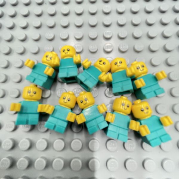 A7　レゴミニフィグ　赤ちゃんグリーン服　10個セット　新品未使用　LEGO社純正品