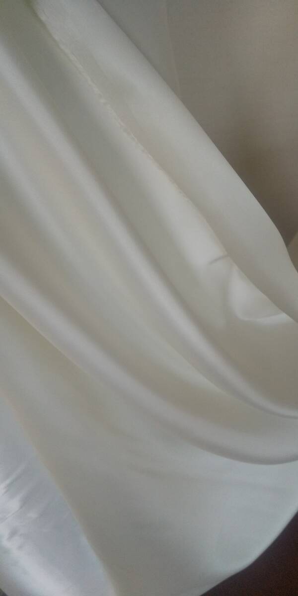 綿サテン（クリーム系）巾１１０ｃｍ　長さ５ｍ　やや厚地　即決￥1000_画像3