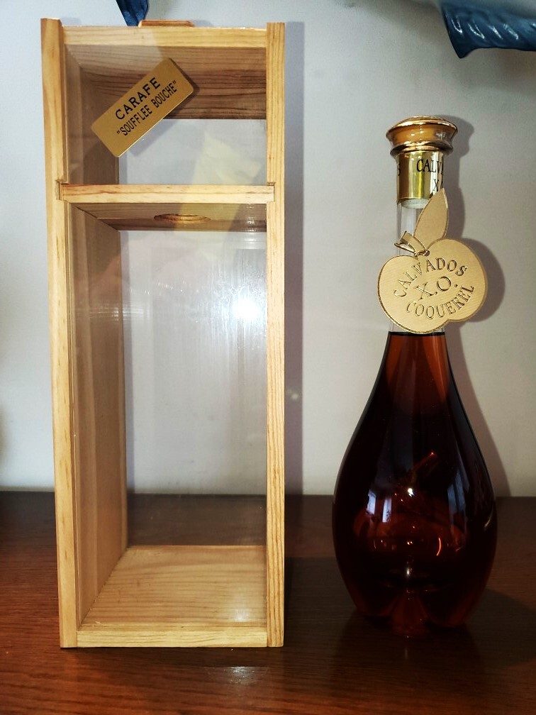 未開栓♪古酒♪　CALVADOS XO COQUEREL　CARAFE SOUFFLEE BOUCHE　カルヴァドス　カラフェ　500ml　40％　箱付♪_画像1