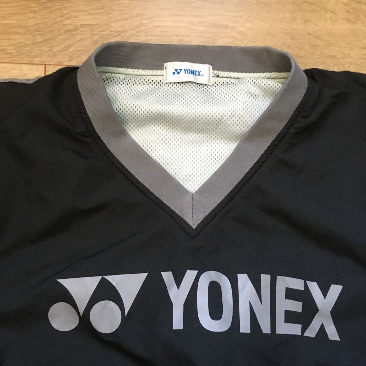 ヨネックス ピステ ジャケット Ｓサイズ 美品 YONEX Vネック の画像2