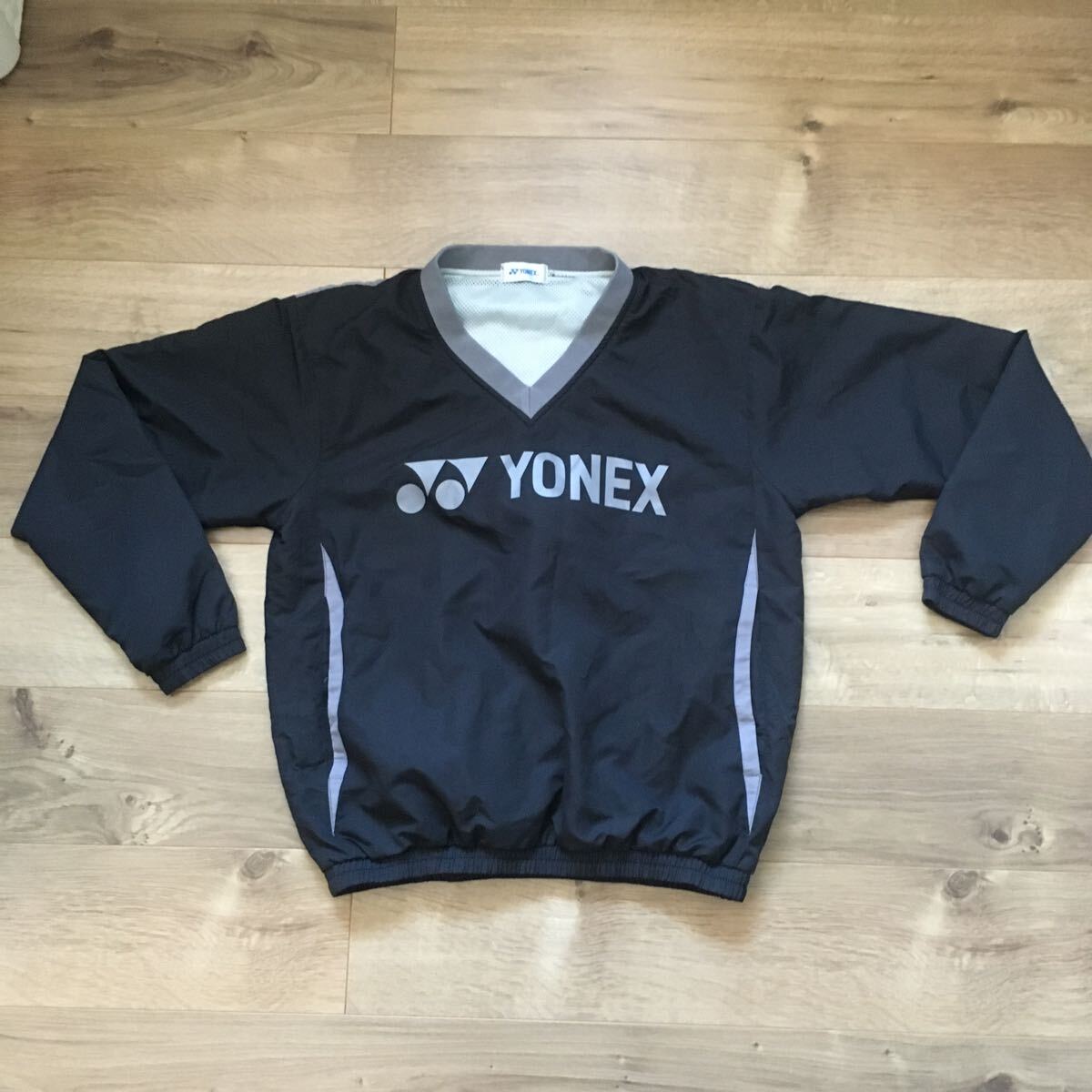 ヨネックス ピステ ジャケット Ｓサイズ 美品 YONEX Vネック の画像1