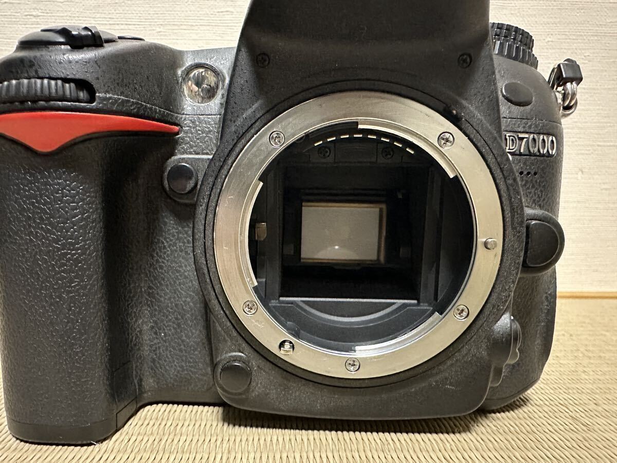 ニコン Nikon D7000 デジタル一眼レフ ボディ バッテリー付き_画像9