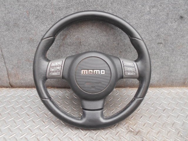 中古 ムーヴ L175S ステアリングホイール モモ momo レザー 黒 スイッチ付き ダイハツ（32-206）の画像1