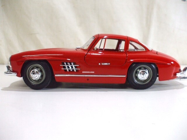 【元気堂】burago ブラーゴ 1/18 1954年式 W198 Mercedes Benz メルセデスベンツ 300SL ガルウイング イタリア製の画像5