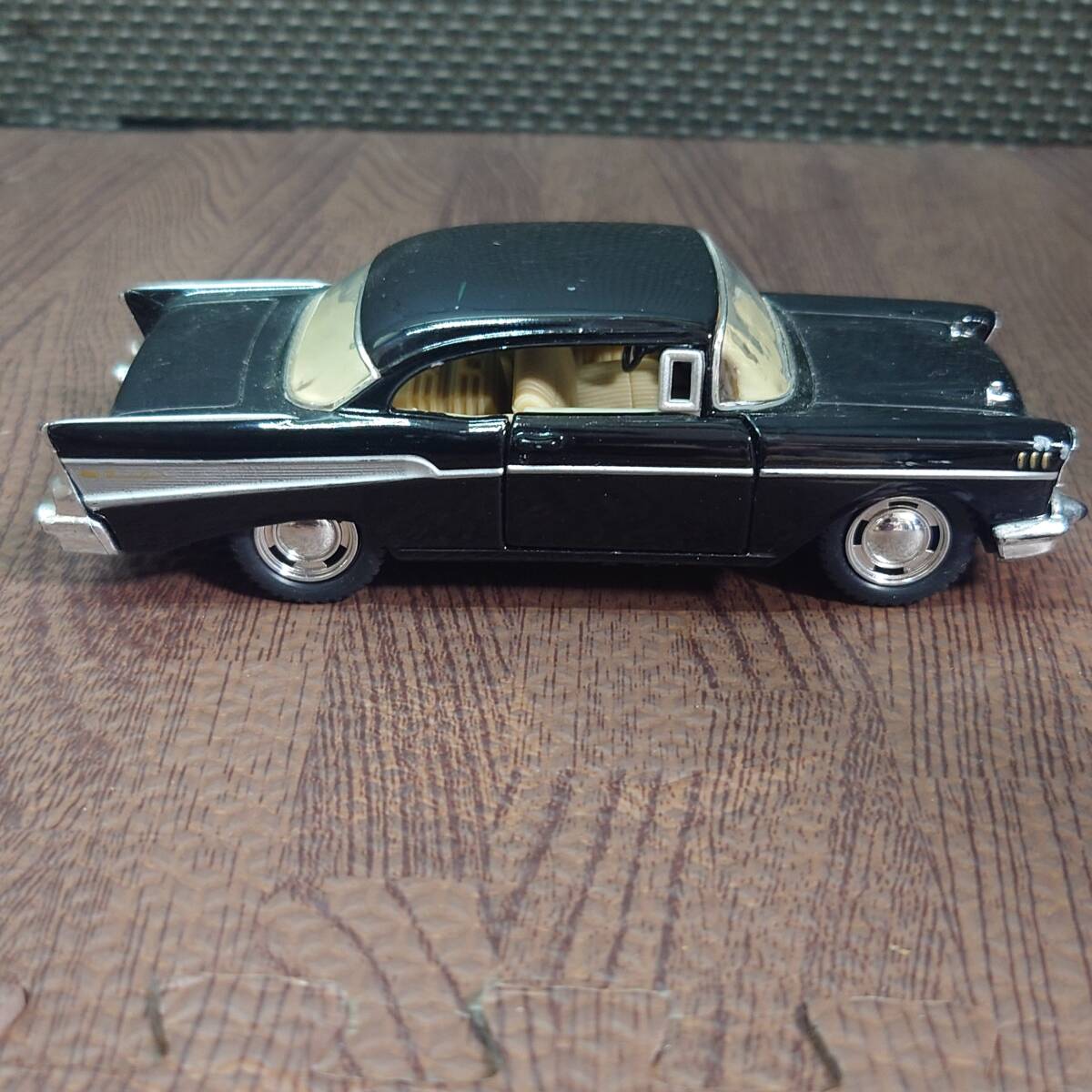 【中古】KINSMART 1957 Chevrolet Bel Air　キンスマート　シボレー　ベルエアー　【管理No．1177】_画像6