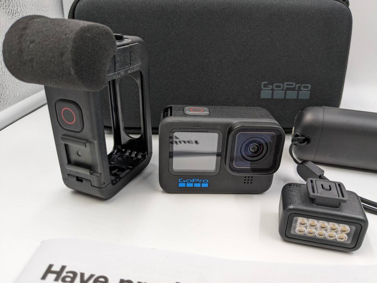 1円～【完動品】GoPro HERO10 BLACK その他付属品有☆バッテリー内臓スタンド アクションカメラ コンパクト ゴープロ 中古の画像2