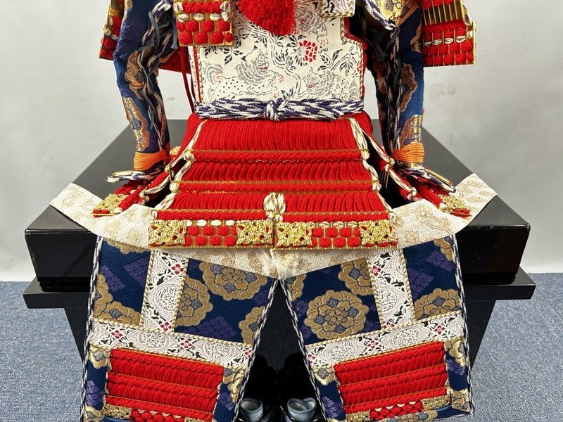 i236 力石甲人 作 御鎧 寄せ鉢金星打 純金鍍金小札 赤絲威 高さ約88cm 五月人形 端午の節句 こどもの日の画像5