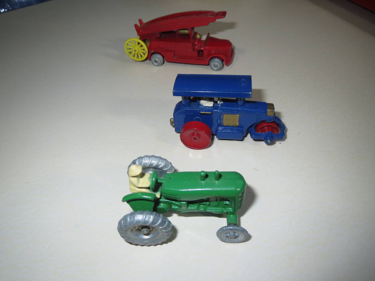 マッチボックス（再生産品？）3台組（消防車9-1-a/トラクター4-1-ab/ロードローラ製品番号不明）の画像3