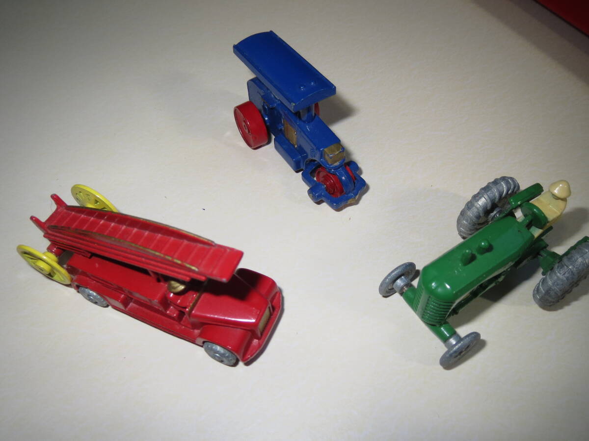 マッチボックス（再生産品？）3台組（消防車9-1-a/トラクター4-1-ab/ロードローラ製品番号不明）の画像7