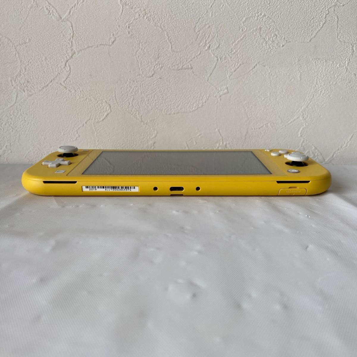 純正品 ACアダプター付き Nintendo Switch Lite イエロー ニンテンドースイッチライト 初期化済 箱無 任天堂 純正品 ACアダプター付き Nintendo Switch Lite イエロー ニンテンドースイッチライト 初期化済 箱無 任天堂