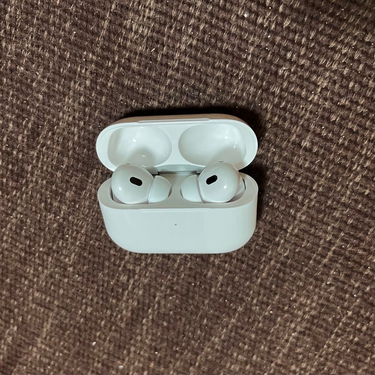 【未使用】airpods pro 第2世代 ワイヤレスイヤホン　Apple MTJV3J/A USB-C 