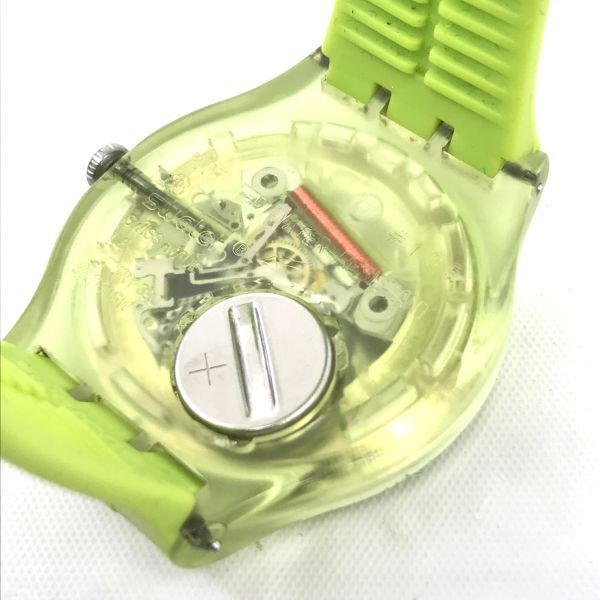 Swatch スウォッチ LIME REBEL 腕時計 SUOG702 クオーツ コレクション コレクター おしゃれ ライム グリーン シンプル カレンダー ラバーの画像5