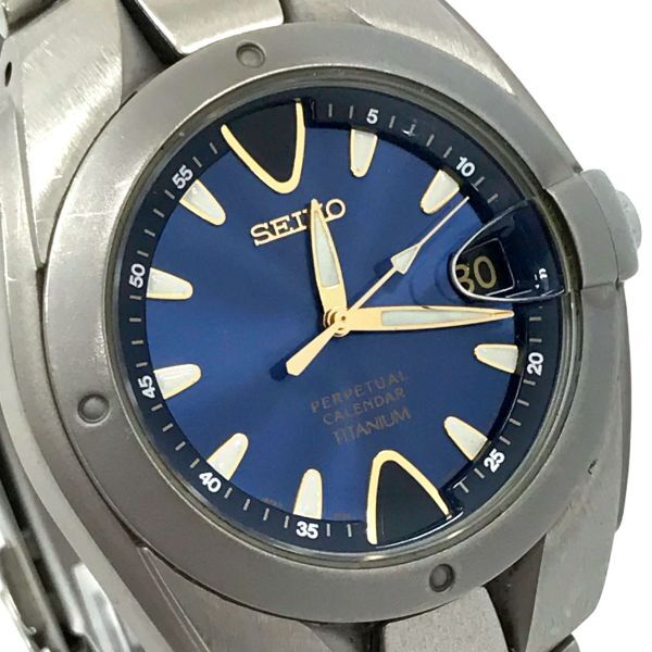 SEIKO セイコー パーペチュアルカレンダー 腕時計 8F32-0040 クオーツ アナログ ラウンド チタン ブルー ヴィンテージ コレクションの画像1