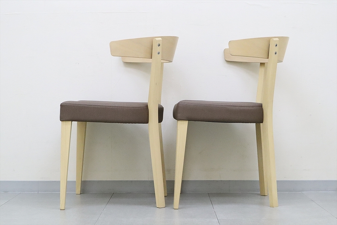 ◆karimoku カリモク家具 CA37モデル ダイニングチェア 食堂椅子 2脚セット 合成皮革 軽量 木製 モダン シンプル CA3700F562の画像5