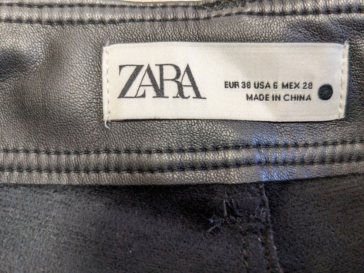 ZARA ザラ　ワイドストレートパンツ　ブラック　黒色　柔らかい素材　EUR38　ウエスト約70cm