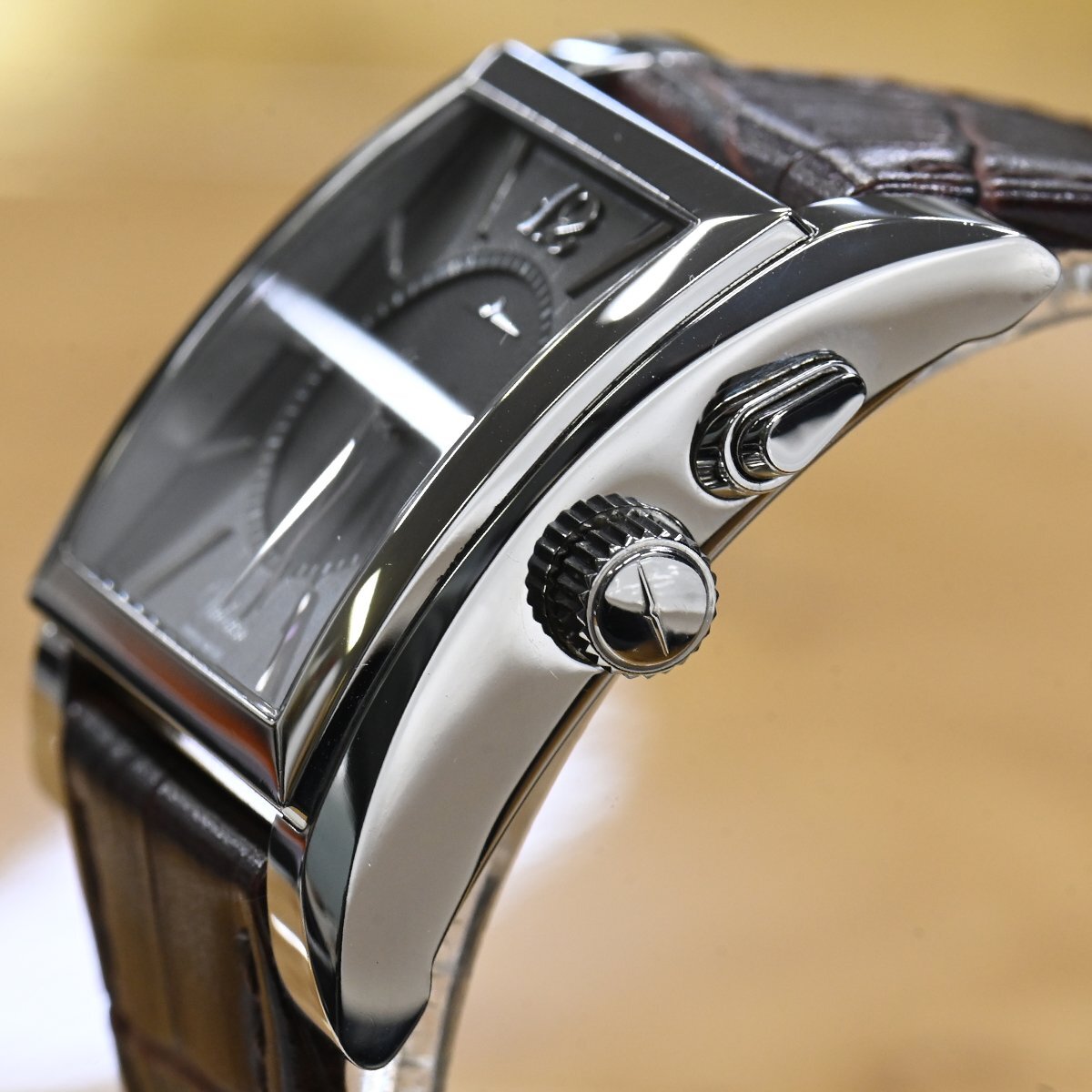 本物 極上品 ヴァルカン 極希少 機械式静振動 サイレントアラーム ゴールデンヴォイス キャレ メンズウォッチ 紳士手巻腕時計 VULCAINの画像4