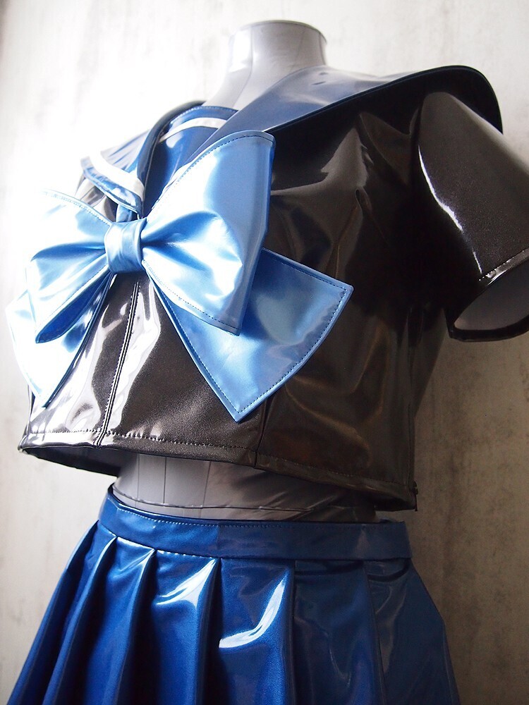 コスプレ衣装 光沢エナメルセーラー服 ブラック×ブルー グロスレザー 女性Lサイズ の画像4