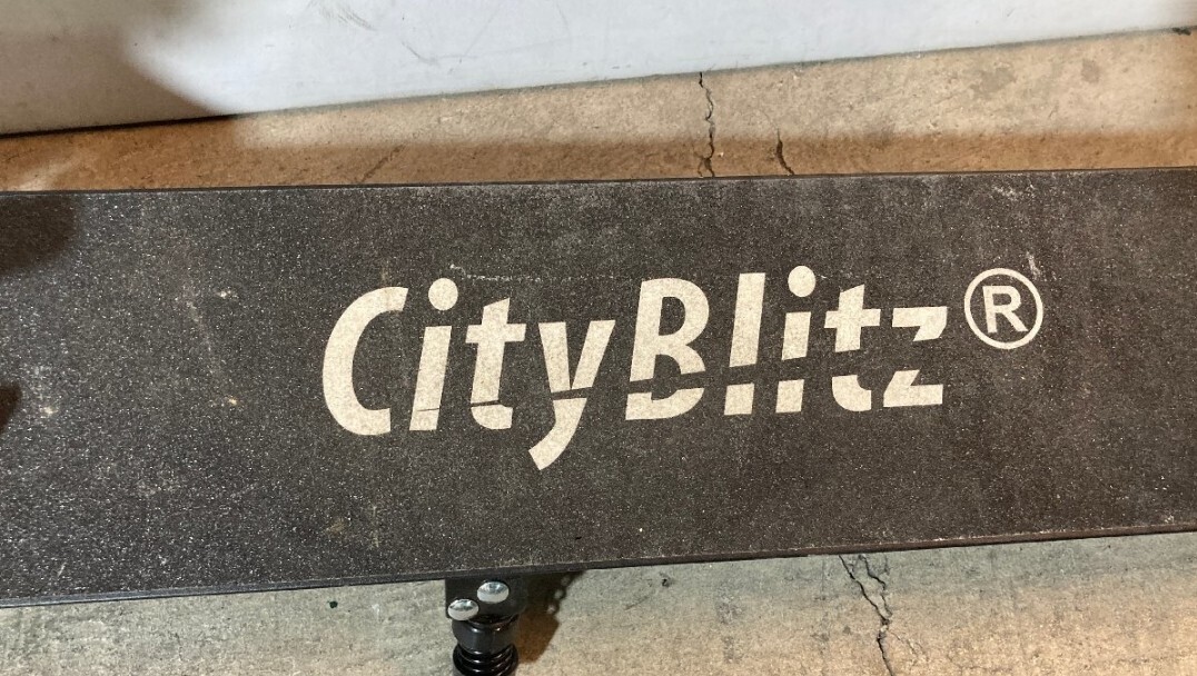 City Blitz e-scooter LIFE CB090 折りたたみ可能 電動キックボード 現状品 8.1kgの画像4