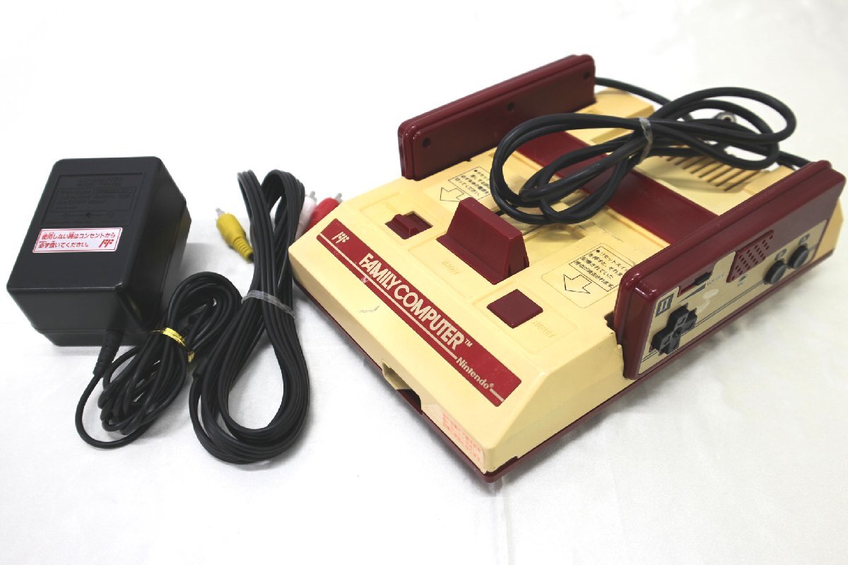 ＜中古品＞※破損あり Nintendo FAMILY COMPUTER ファミリーコンピュータ ファミコン HVC-001（21624022903322DJ）_画像1