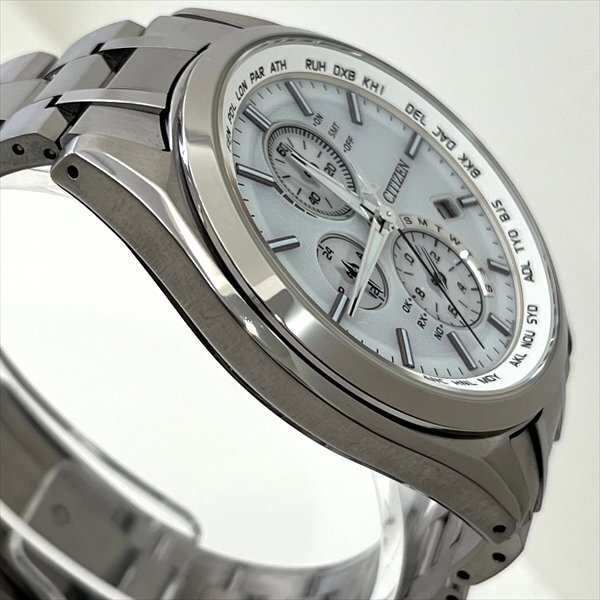 CITIZEN シチズン ATTESA アテッサ AT8040-57E H804-T018696 エコドライブ 電波時計 クロノ チタン メンズ腕時計 ホワイト系文字盤 箱 美品_画像5