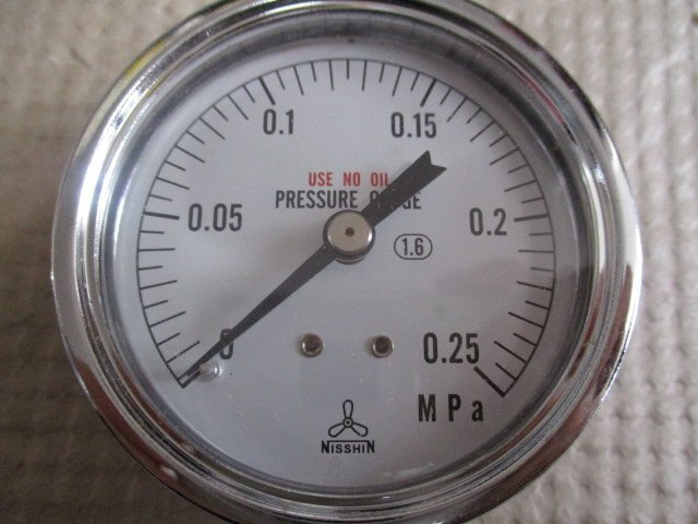 未使用長期保管品　NISSHIN　プレッシャーゲージ　圧力計　Φ60×0.25Mpa　ひ-7_画像3