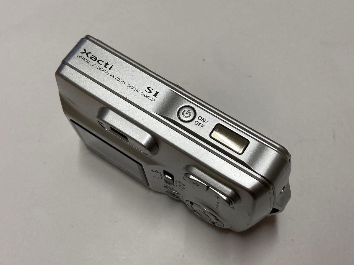 サンヨー SANYO デジカメ Xacti dsc-s1 動作品|Yahoo!フリマ サンヨー SANYO デジカメ Xacti dsc-s1 動作品|Yahoo!フリマ