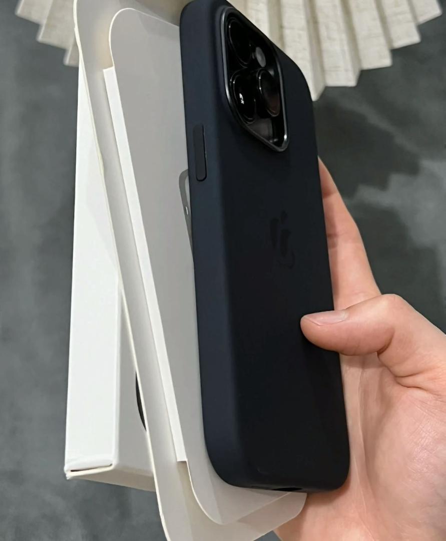 [ new goods ] original interchangeable goods iPhone 13pro silicon case midnight 