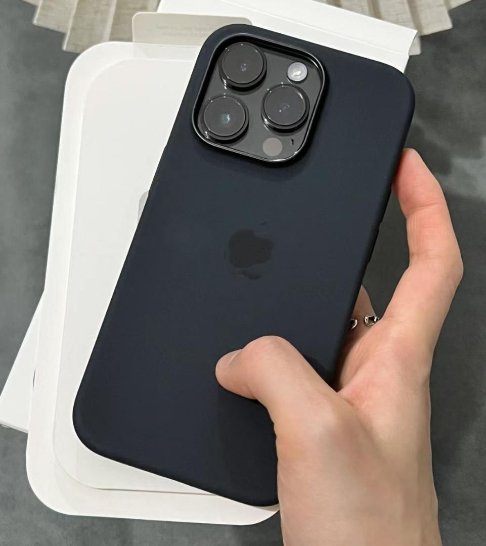 [ new goods ] original interchangeable goods iPhone 13pro silicon case midnight 