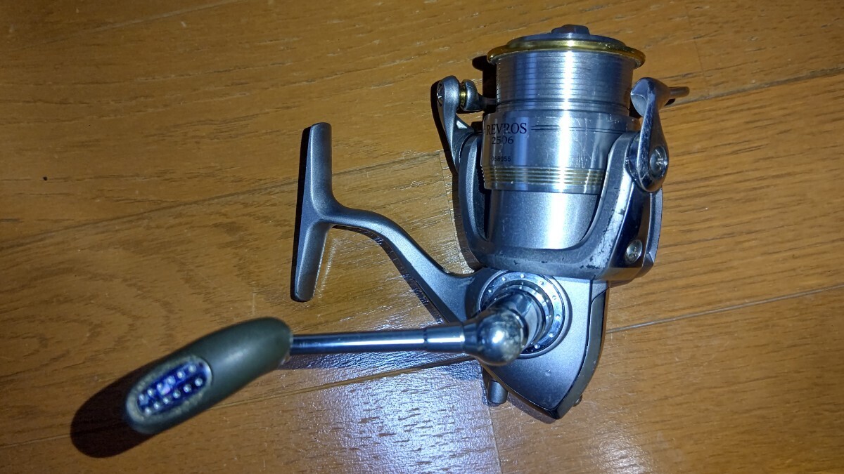 DAIWA ダイワ レブロス 2506 REVROS 058055 リール スピニングリール ブラックバス等に_画像3