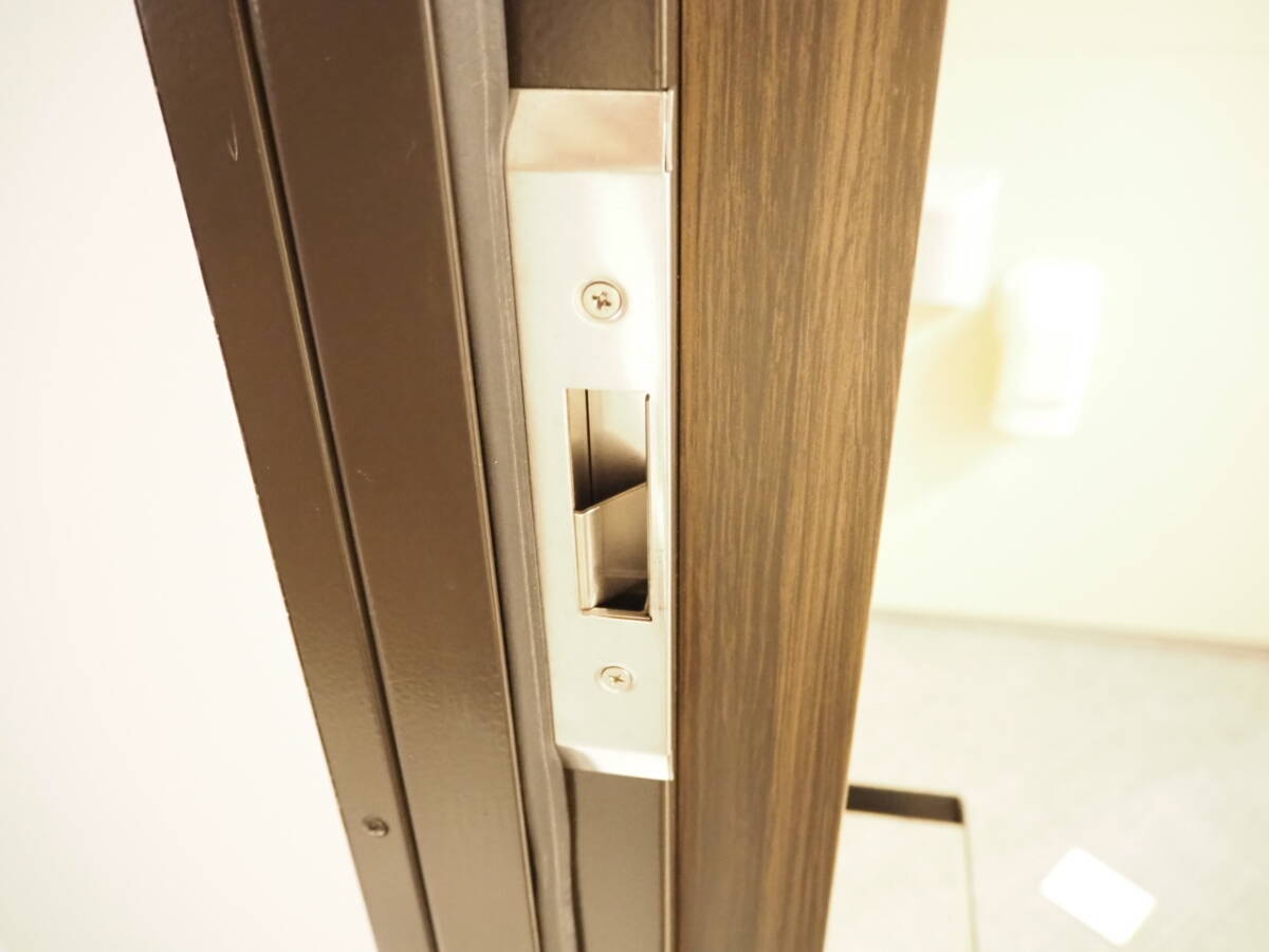 GN-11 モデルルーム展示品 日本フネン 玄関ドア 枠・鍵・インターホン付き！の画像6