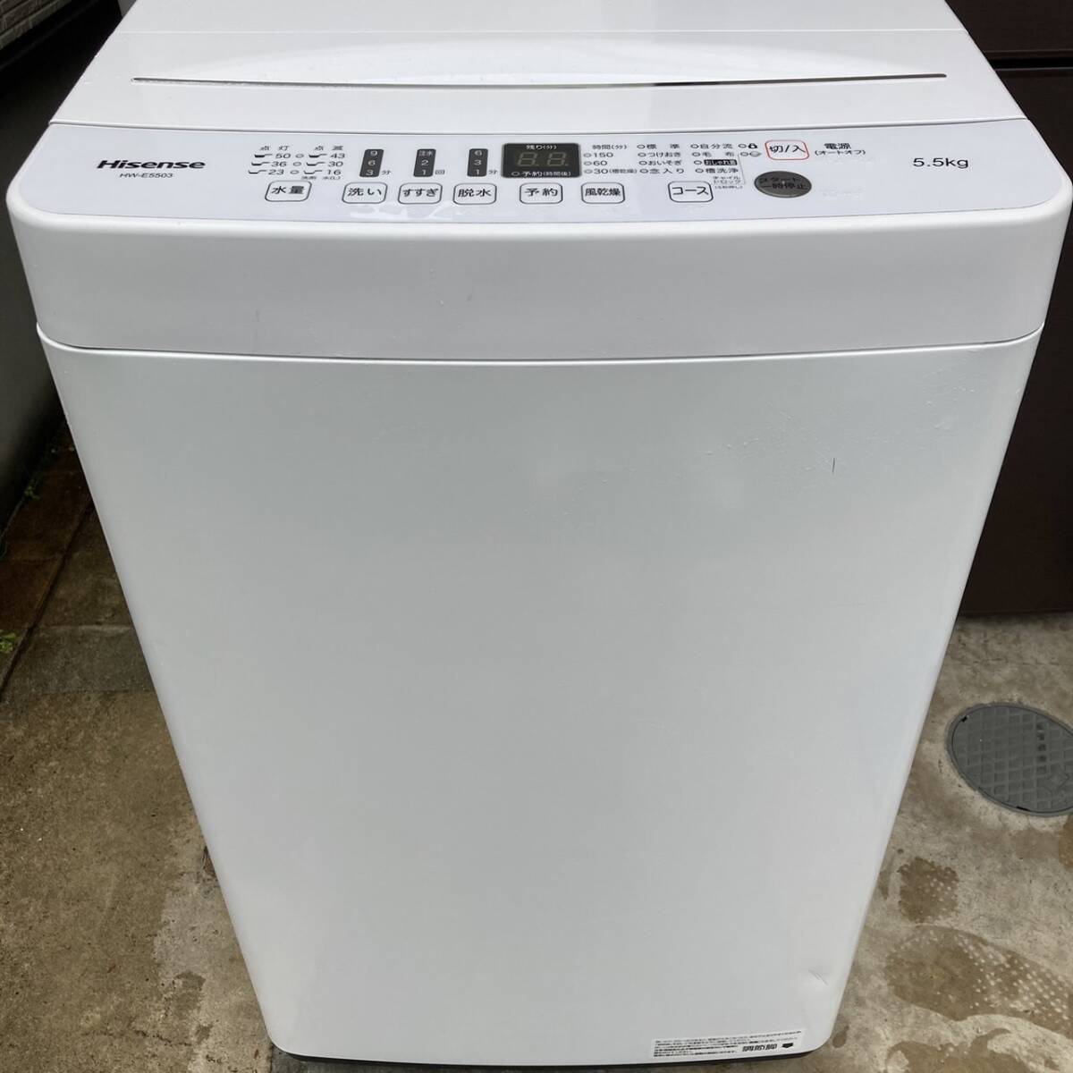送料無料!!Hisense ハイセンス 5.5kg 全自動洗濯機 HW-E5503 ホワイト 上開き 動作品◇2019年製/YM041-45_画像5