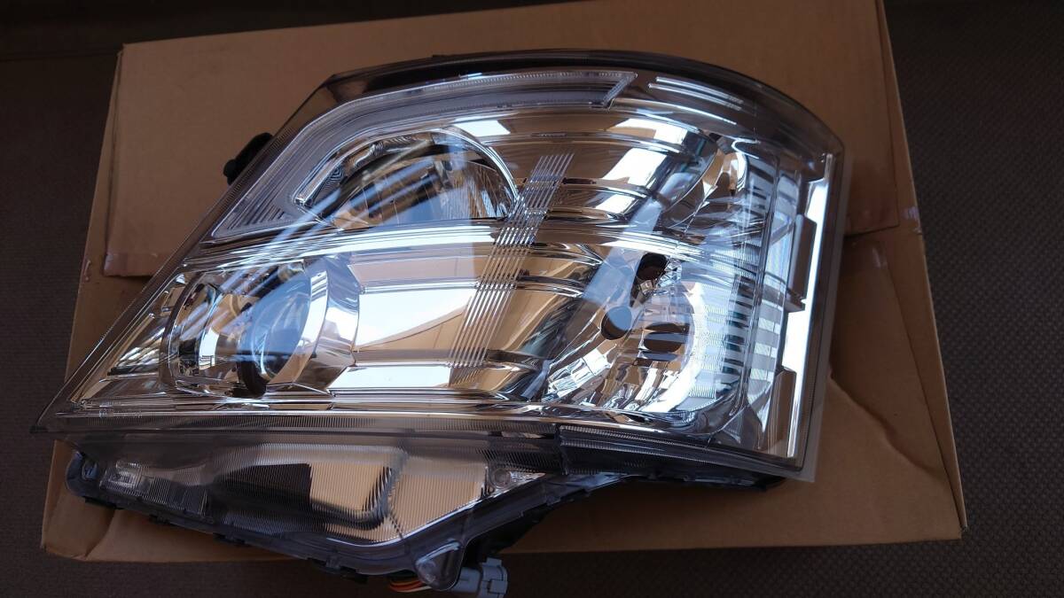 Ｅ２６ ＮＶ３５０ 左ヘッドランプ ユニット ＬＥＤ 中古品 1948の画像7