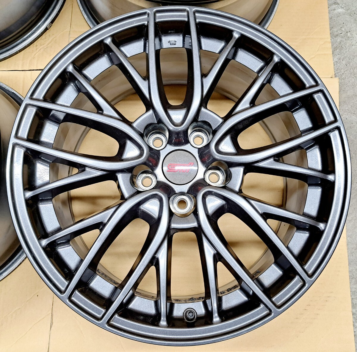 【美品】スバル WRX STI 純正 18インチ 8.5J ホイール 4本 ブレンボ レヴォーグ レイバック フォレスター GVB VAB GRB GVF GDB 114.3 