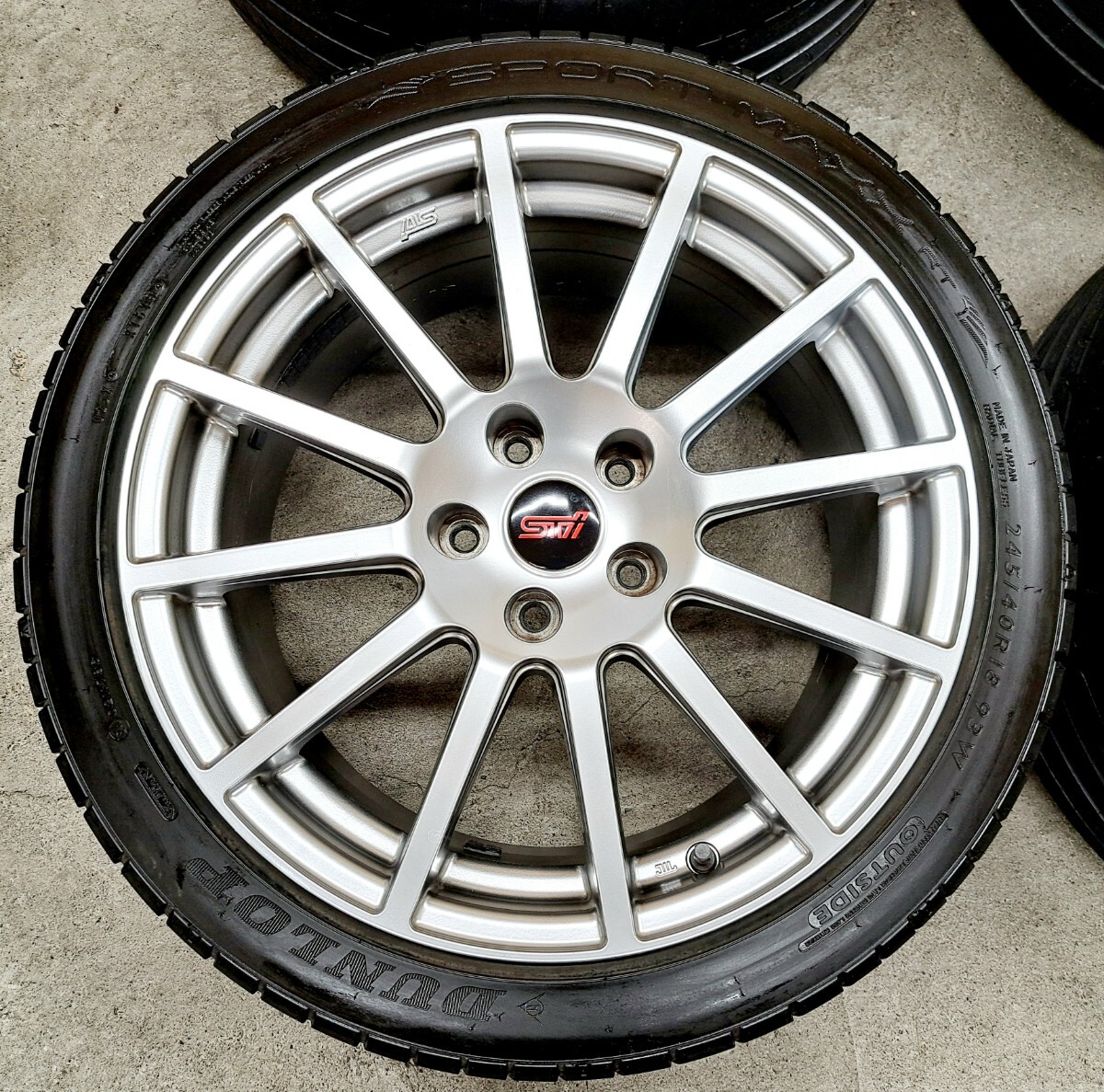 【極上品】スバル WRX STI ts 限定300台 純正ホイールタイヤ 2018 ダンロップ SPスポーツMAXX 245/40R18 8.5J 114.3 レヴォーグ バリ山の画像3