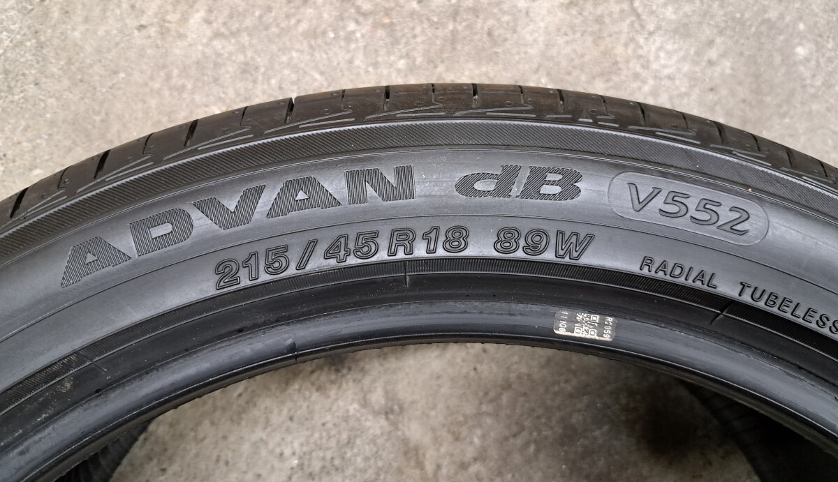 【新品】ヨコハマ アドバンdb v552 2021年製 215/45R18 タイヤ 4本 YOKOHAMA ADVAN バリ山 程度良好 レガシィ ノア セレナ ステップワゴン 