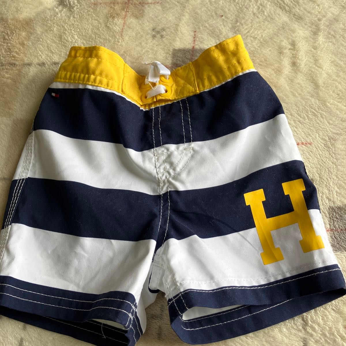 TOMMY HILFIGER  水着　6-9 M